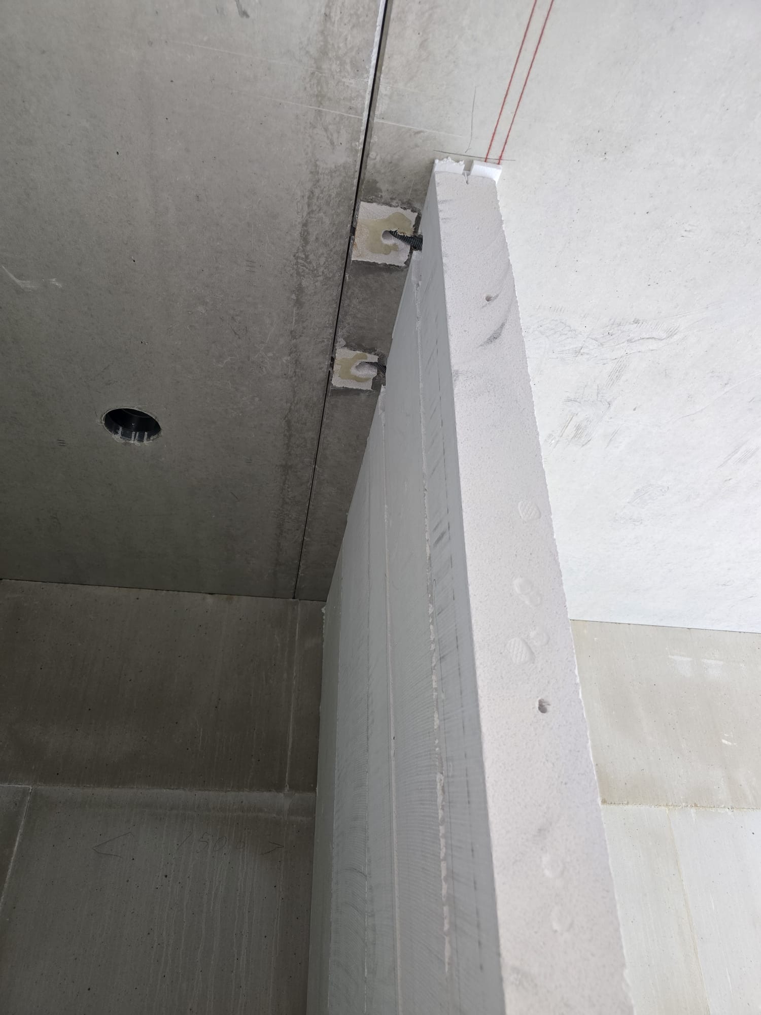 AEB Elektro - Elektra nieuwbouw leidingen in wand